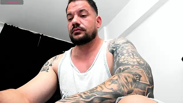 Snapshot of musclemonster31 chatting on October 2025 12:17:01 PM musclemonster31 online show from October 2025 12:17:01 PM