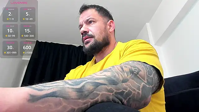 Snapshot of musclemonster31 chatting on May 2026 03:13:02 AM musclemonster31 online show from May 2026 03:13:02 AM