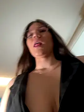 AmelieLaurent  online show from November 2025 08:53:01 PM