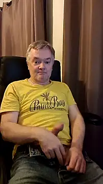 Snapshot of MichOxxford chatting on October 2025 12:17:02 PM MichOxxford online show from October 2025 12:17:02 PM