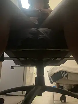 YesTheSexiest online show from January 2026 12:31:02 PM