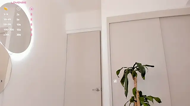 mia yourmommy online show from January 2025 05:40:02 AM