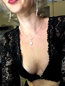 Kristina03 online show from November 2025 09:36:01 PM