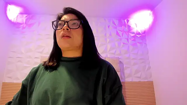 PauletteJ online show from April 2026 11:44:01 AM