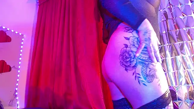 juanitared online show from February 2026 02:19:02 AM