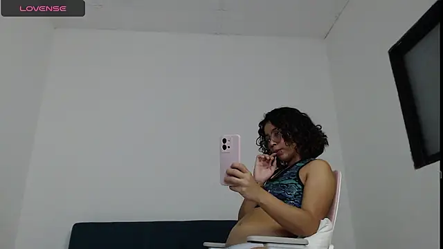 Snapshot of Putaku_San chatting on February 2025 03:53:02 AM Putaku San online show from February 2025 03:53:02 AM