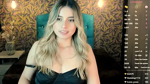 Snapshot of KiaraCarter chatting on February 2025 10:54:01 PM KiaraCarter online show from February 2025 10:54:01 PM