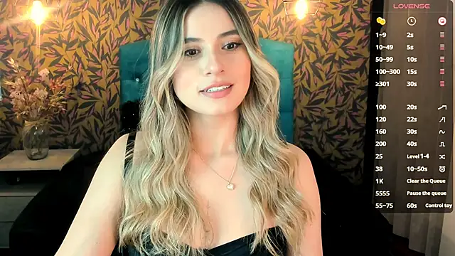 Snapshot of KiaraCarter chatting on February 2025 07:19:02 PM KiaraCarter online show from February 2025 07:19:02 PM