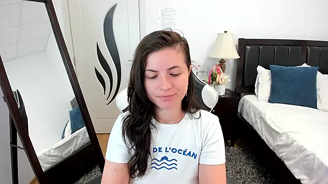 Snapshot of AmyPure_ chatting on June 2026 04:17:01 AM AmyPure online show from June 2026 04:17:01 AM
