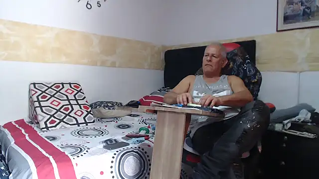 VALENTINO1983  online show from September 2025 04:30:01 PM