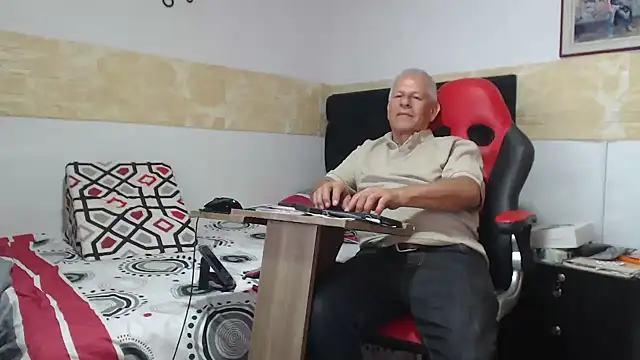 VALENTINO1983  online show from September 2025 04:07:01 AM