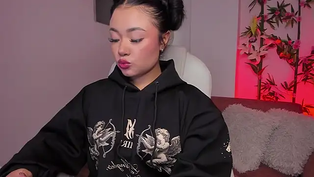 Snapshot of Lulu_Sakura_ chatting on January 2025 02:49:02 AM Lulu Sakura  online show from January 2025 02:49:02 AM