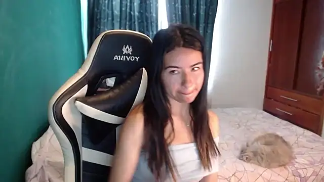 Snapshot of alice_middlee chatting on July 2026 05:06:02 PM alice middlee online show from July 2026 05:06:02 PM