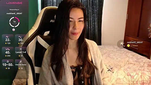 Snapshot of alice_middlee chatting on July 2026 03:40:01 PM alice middlee online show from July 2026 03:40:01 PM
