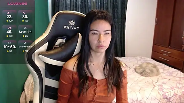 Snapshot of alice_middlee chatting on July 2026 12:45:02 PM alice middlee online show from July 2026 12:45:02 PM
