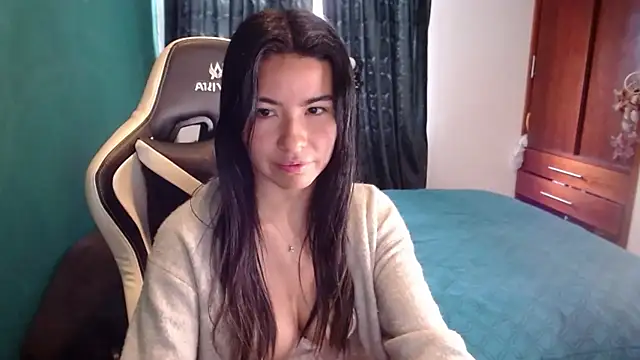 Snapshot of alice_middlee chatting on July 2026 05:42:01 PM alice middlee online show from July 2026 05:42:01 PM