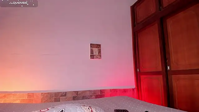 AnnaFoox1 online show from November 2025 05:28:02 AM