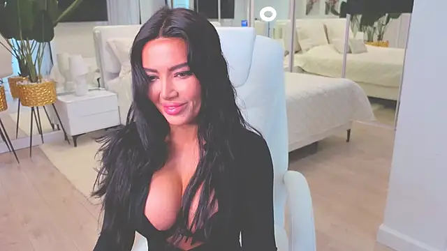 Snapshot of wowEva chatting on November 2025 08:58:02 AM wowEva online show from November 2025 08:58:02 AM