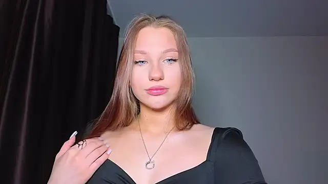 Snapshot of MiaKeler chatting on February 2025 09:33:01 PM MiaKeler online show from February 2025 09:33:01 PM