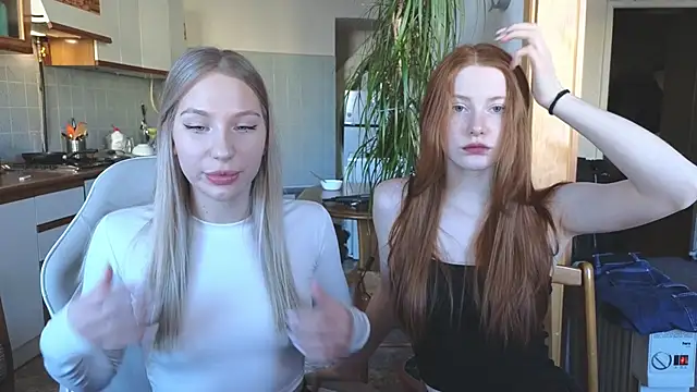 Snapshot of MiaKeler chatting on March 2025 02:34:02 PM MiaKeler online show from March 2025 02:34:02 PM