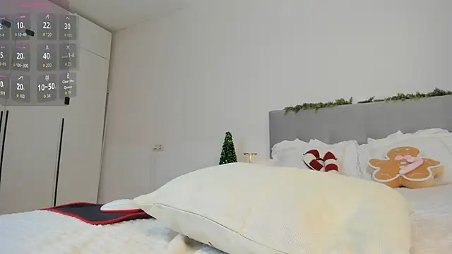 Snapshot of MiaKeler chatting on January 2026 05:27:02 PM MiaKeler online show from January 2026 05:27:02 PM