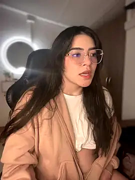 Lia flowers online show from October 2025 12:36:01 AM