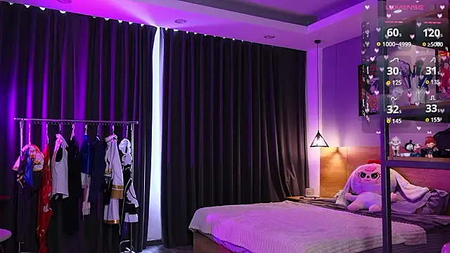 HolliWould  online show from February 2026 05:14:02 AM