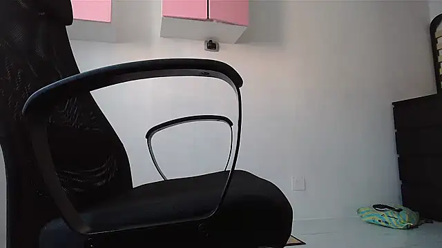 Snapshot of Angeloduroo chatting on February 2026 03:24:01 PM Angeloduroo online show from February 2026 03:24:01 PM