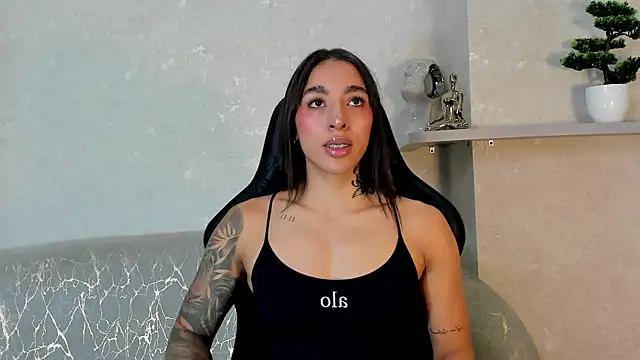 KAYLA BATISTA online show from July 2026 03:05:01 PM