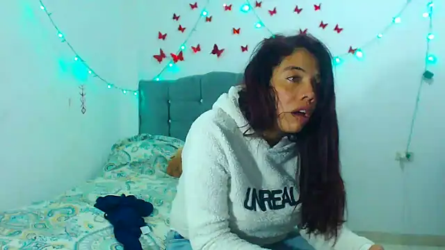 Snapshot of AmaraRoberts420 chatting on January 2025 02:53:02 AM AmaraRoberts420 online show from January 2025 02:53:02 AM