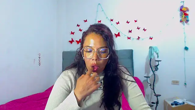 Snapshot of AmaraRoberts420 chatting on March 2025 10:37:01 PM AmaraRoberts420 online show from March 2025 10:37:01 PM