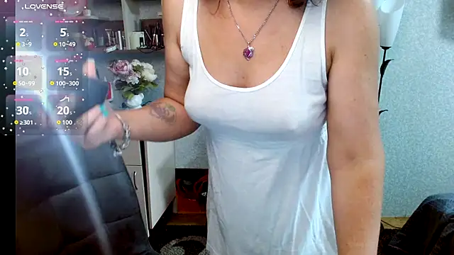 Snapshot of BeatriksS chatting on July 2026 08:56:02 AM BeatriksS online show from July 2026 08:56:02 AM