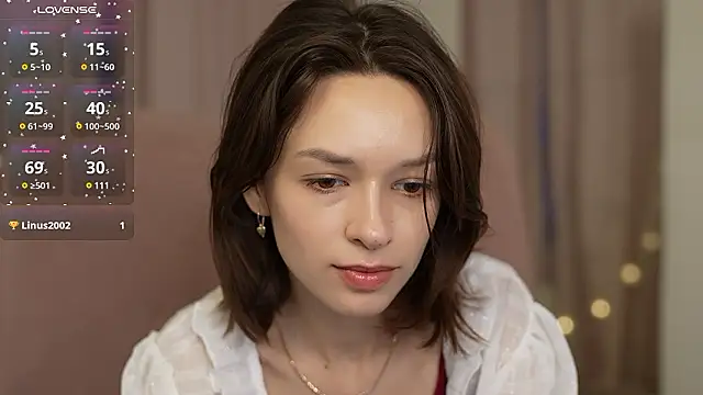 Snapshot of VivianLy_ chatting on December 2024 10:39:02 AM VivianLy online show from December 2024 10:39:02 AM