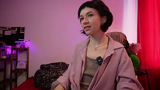 Snapshot of VivianLy_ chatting on February 2026 10:47:01 AM VivianLy online show from February 2026 10:47:01 AM