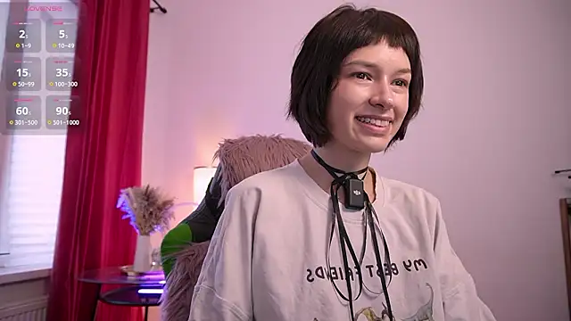 Snapshot of VivianLy_ chatting on February 2026 01:23:02 PM VivianLy online show from February 2026 01:23:02 PM