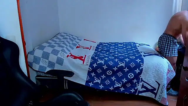 Tommy Bred online show from September 2025 05:13:01 PM