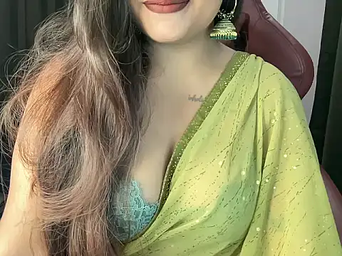 Snapshot of shanayaaa_1 chatting on June 2026 07:26:02 PM shanayaaa 1 online show from June 2026 07:26:02 PM