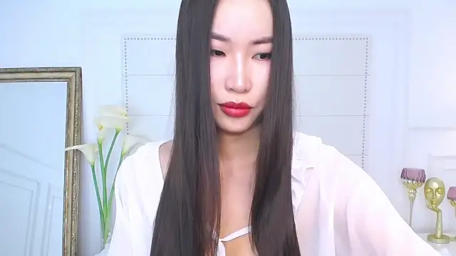 NaomiYuu online show from December 2024 02:04:01 AM