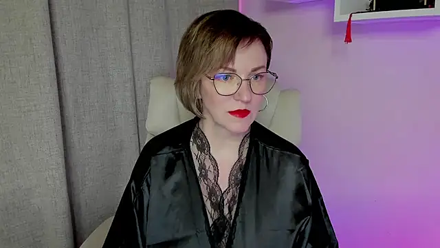 Snapshot of feliziaDesire chatting on May 2026 08:52:02 AM feliziaDesire online show from May 2026 08:52:02 AM