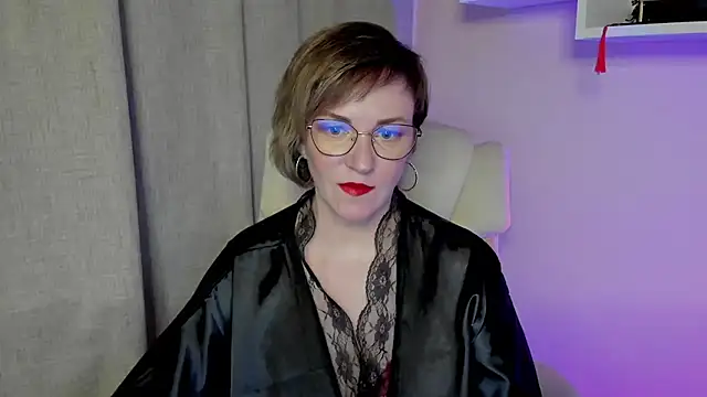 Snapshot of feliziaDesire chatting on May 2026 11:05:02 AM feliziaDesire online show from May 2026 11:05:02 AM