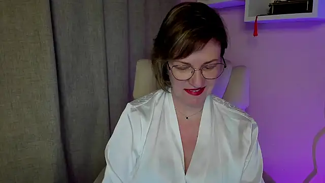 Snapshot of feliziaDesire chatting on May 2026 06:14:02 PM feliziaDesire online show from May 2026 06:14:02 PM