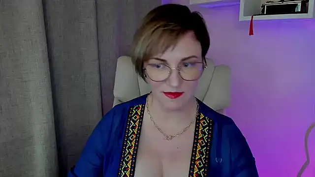 Snapshot of feliziaDesire chatting on June 2026 11:23:01 AM feliziaDesire online show from June 2026 11:23:01 AM