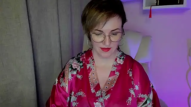 Snapshot of feliziaDesire chatting on June 2026 07:06:02 PM feliziaDesire online show from June 2026 07:06:02 PM