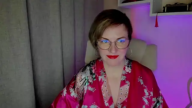 Snapshot of feliziaDesire chatting on June 2026 06:55:02 AM feliziaDesire online show from June 2026 06:55:02 AM