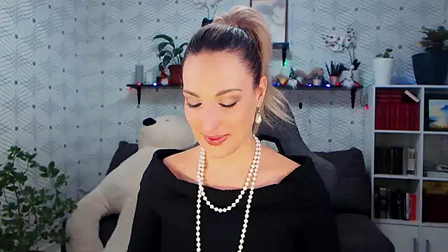 MillaXQueen online show from January 2026 03:27:02 PM