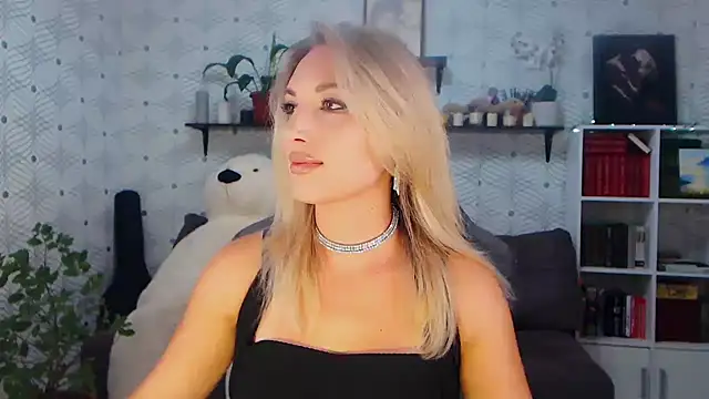 Snapshot of MillaXQueen chatting on June 2026 03:10:02 PM MillaXQueen online show from June 2026 03:10:02 PM