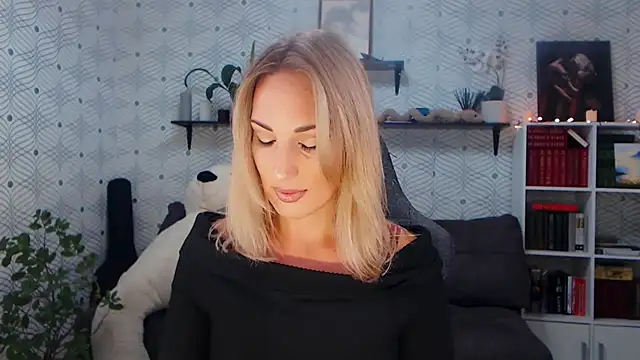 Snapshot of MillaXQueen chatting on July 2026 03:14:02 PM MillaXQueen online show from July 2026 03:14:02 PM