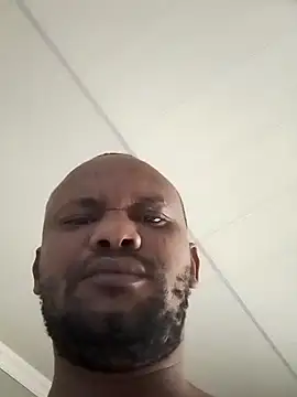 Snapshot of TheTwist chatting on February 2025 06:29:02 AM TheTwist online show from February 2025 06:29:02 AM