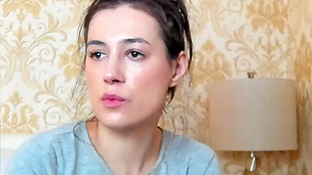 JuliaHunts online show from April 2026 03:59:01 AM