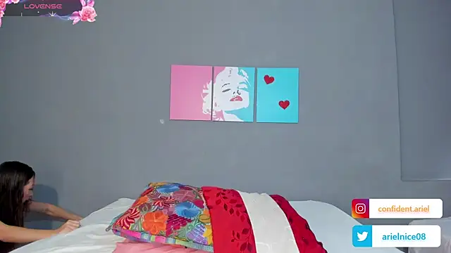 ariel35 online show from February 2025 07:06:02 PM